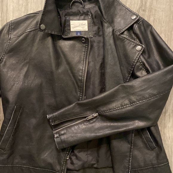Leather jacket - Picture 2 of 2